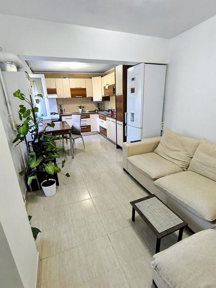 Apartament cu 4 camere decomandat în Obor