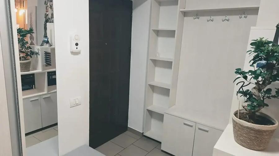 Apartament cu 2 camere decomandat, mobilat în Est