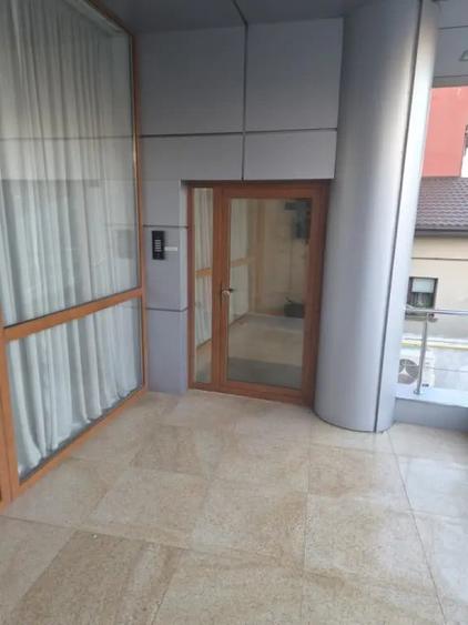 Spațiu comercial, în Central
