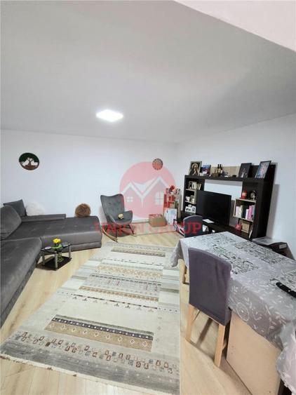 Casă cu 5 camere cu Teren 593 Mp în Central