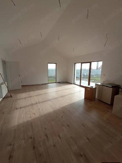 Casă cu Teren 440 Mp în Central