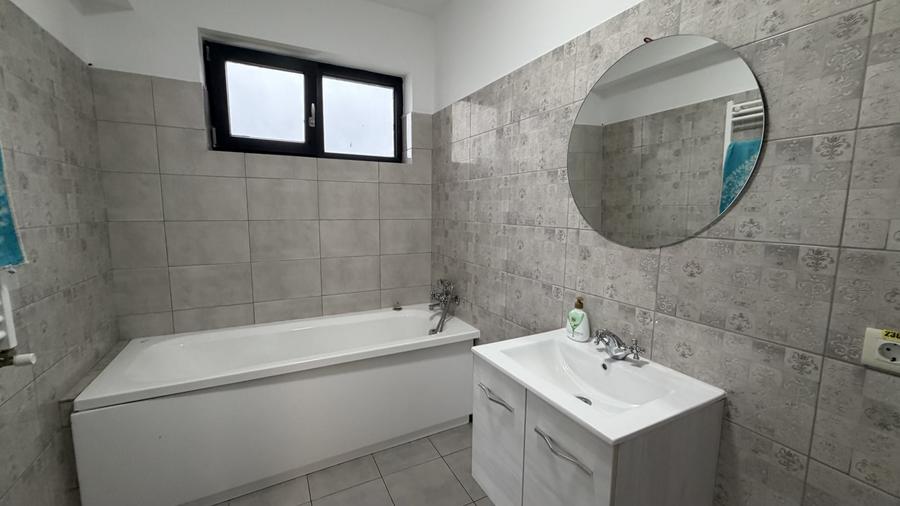 Casă individuală cu 32 camere cu Canalizare în Chiajna