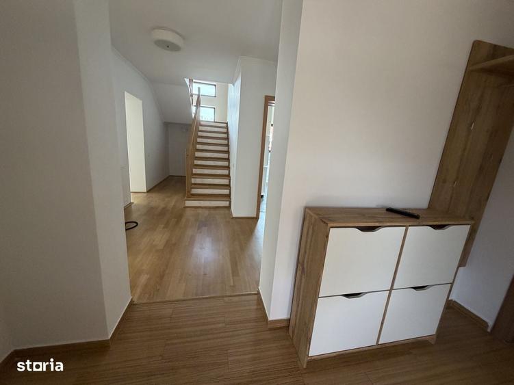 Casă cu 4 camere cu Teren 706 Mp în Dumbrăvița