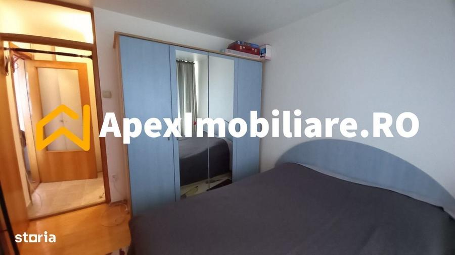 Apartament cu 3 camere semidecomandat în Iancului