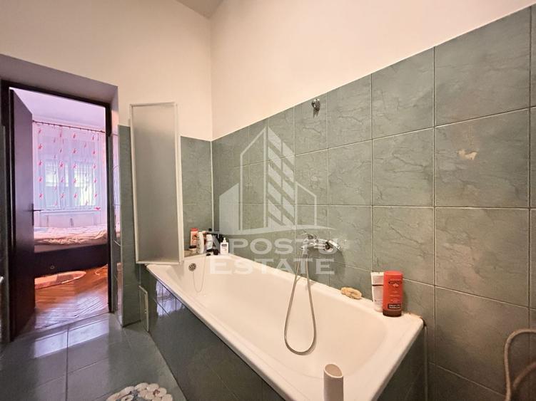 Apartament cu 4 camere circular, mobilat în P-ța Maria