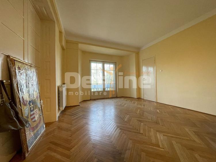 Apartament cu 5 camere decomandat, mobilat în Pache Protopopescu