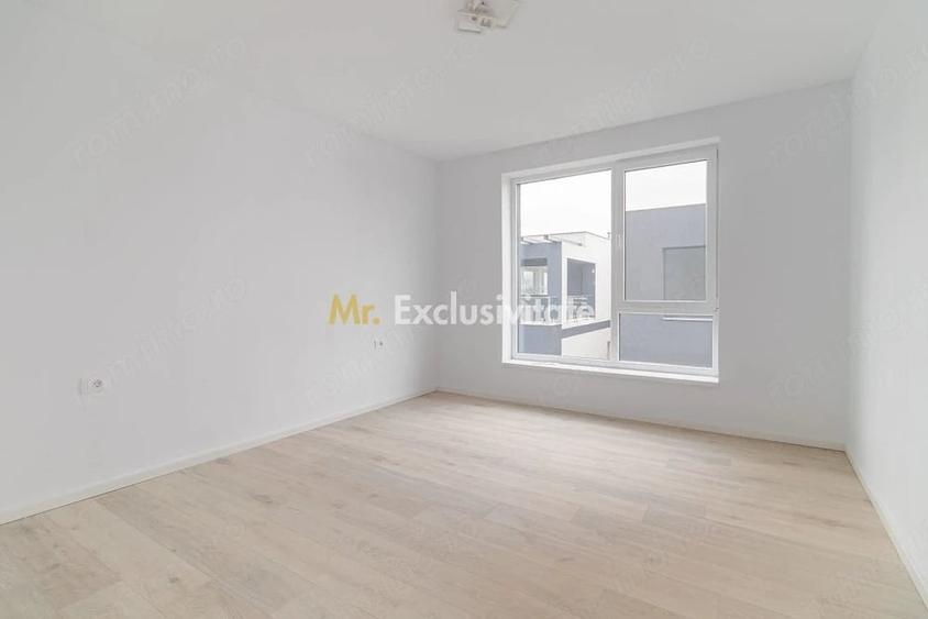 Apartament cu 5 camere semidecomandat în 1 Decembrie