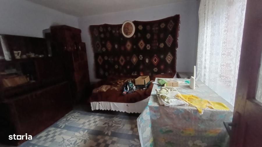 Casă cu 4 camere cu Teren 2331 Mp în Coșoveni