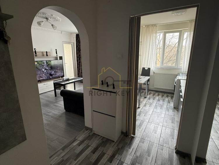Apartament cu 2 camere semidecomandat, mobilat în P-ța Gorjului