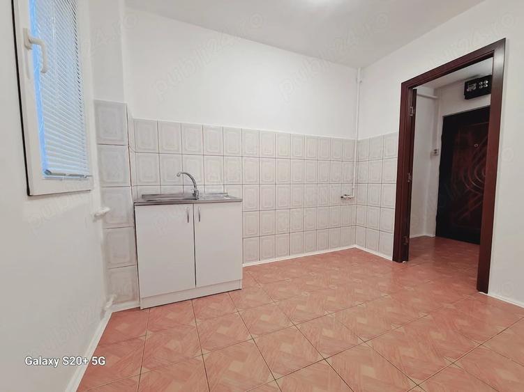 Apartament cu 2 camere semidecomandat în Brazda lui Novac