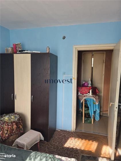 Apartament cu 3 camere decomandat în Careiului