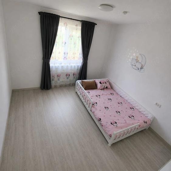 Casă cu Teren 2000 Mp în Rădăcinești