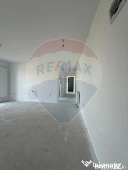 Spațiu comercial, de 960 mp, în Ipotești
