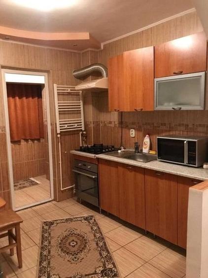 Apartament cu 2 camere semidecomandat, mobilat în Far