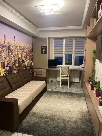 Apartament cu 3 camere decomandat în Calea București