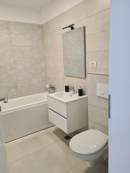 Apartament cu 2 camere semidecomandat în Berceni