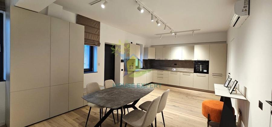 Apartament cu 3 camere semidecomandat, mobilat în Aviației