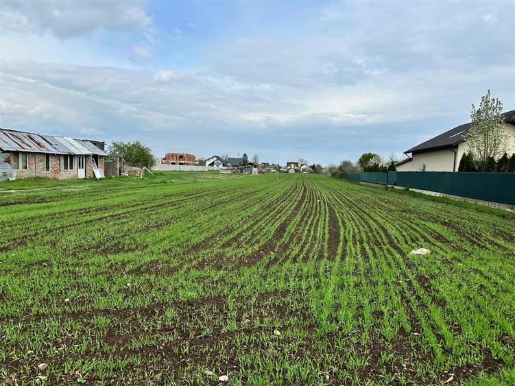 Teren Construcții intravilan de 3172 mp, în Strejnicu