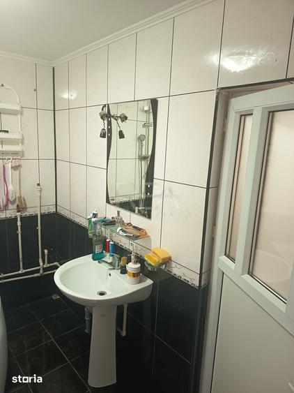 Casă cu 4 camere cu Canalizare în Progresul