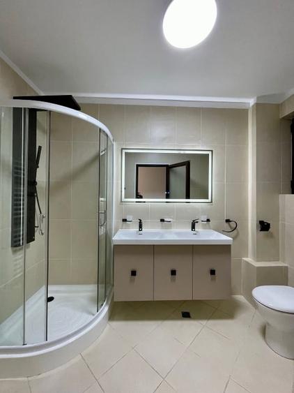 Apartament cu 3 camere decomandat în Străulești
