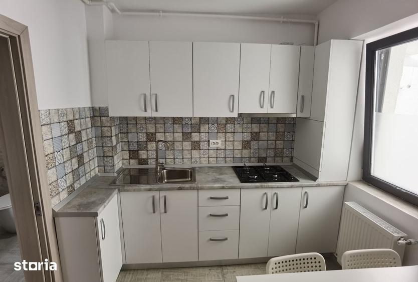 Apartament cu 3 camere decomandat în Berceni