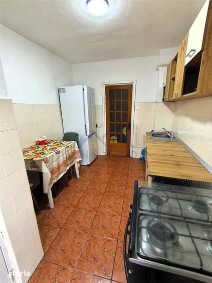Apartament cu 3 camere decomandat în Unirii Sud