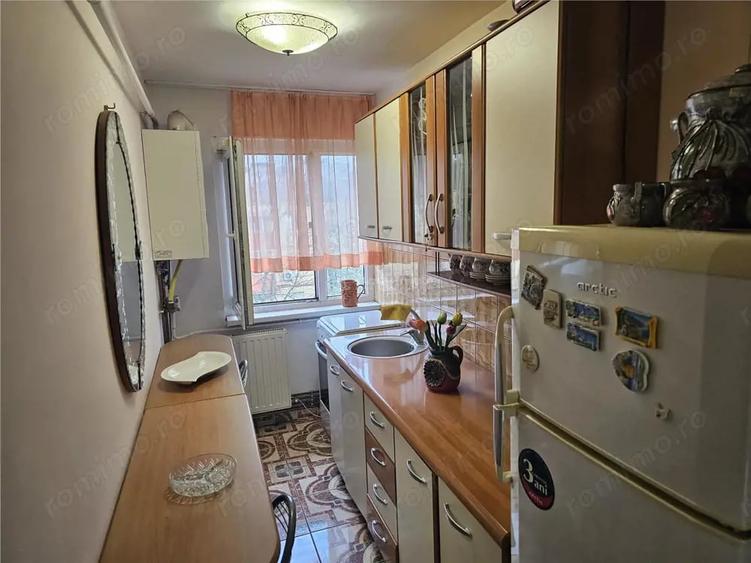 Apartament cu 2 camere nedecomandat, mobilat în Micro II
