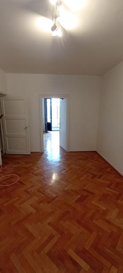 Apartament cu 2 camere semidecomandat în Barbu Văcărescu