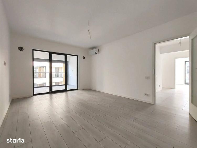 Apartament cu 3 camere decomandat în Romană
