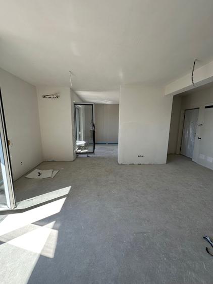 Apartament cu 2 camere decomandat în Între Lacuri