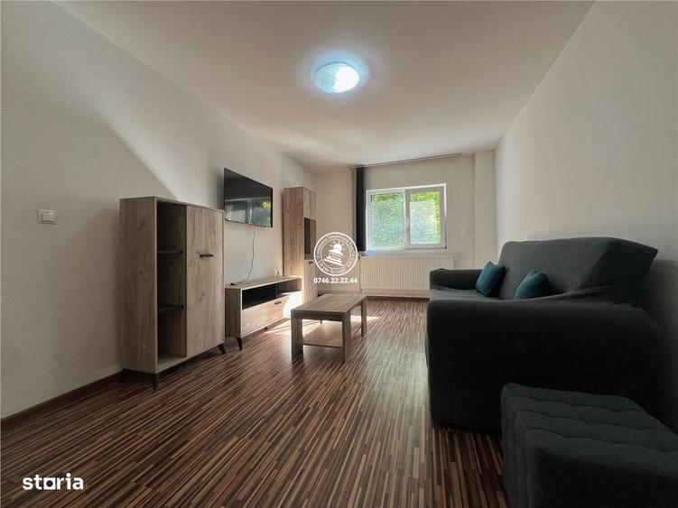 Apartament cu 3 camere decomandat în Târgu Cucu