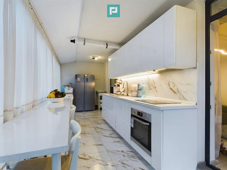 Apartament cu 3 camere semidecomandat, mobilat în Dumbrăvița