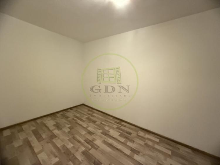 Apartament cu 2 camere semidecomandat în Craiovița Nouă