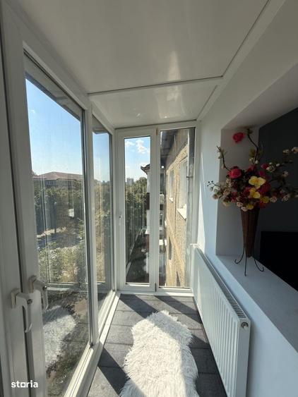 Apartament cu 3 camere decomandat în Lipovei