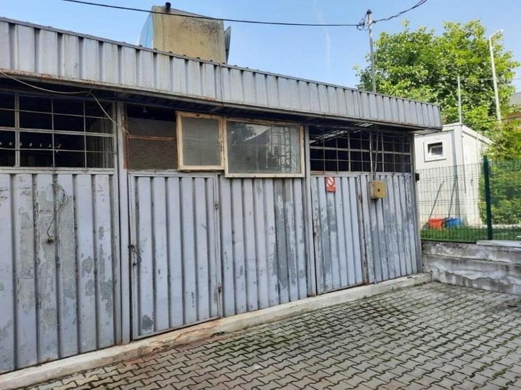Casă individuală cu 6 camere cu Canalizare în Central