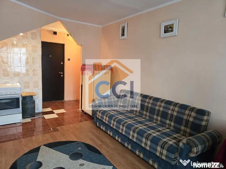 Garsonieră decomandată în Sud