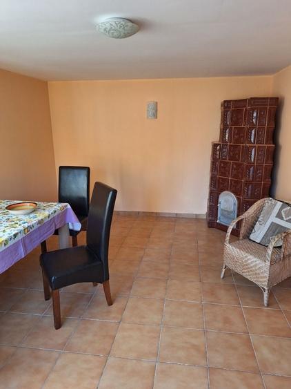 Casă cu 4 camere în Vulturu