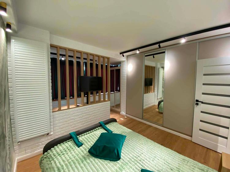 Apartament cu 2 camere decomandat în Sala Palatului
