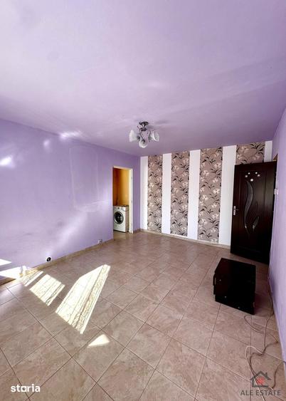 Apartament cu 3 camere semidecomandat în Micro 1