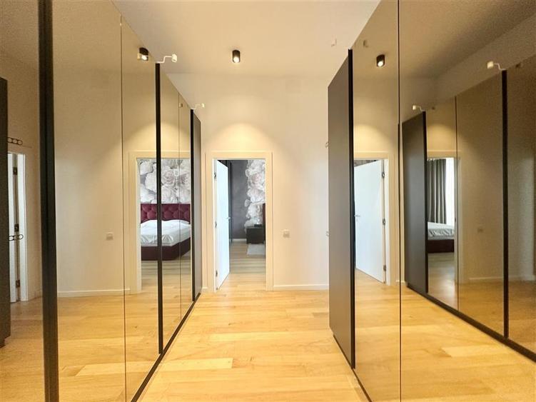Penthouse cu 5 camere decomandat, mobilat în Herăstrău