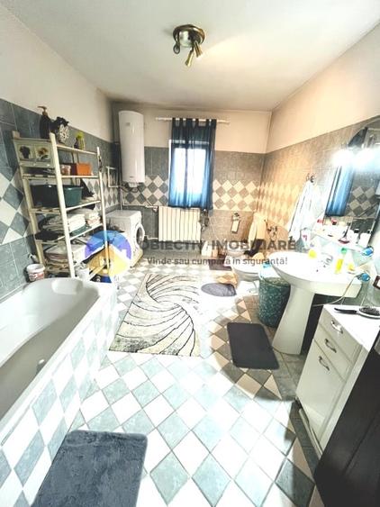 Casă cu 3 camere cu Teren 1300 Mp în Slobozia (Roznov)