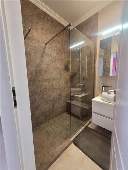 Apartament cu 2 camere decomandat, mobilat în Central