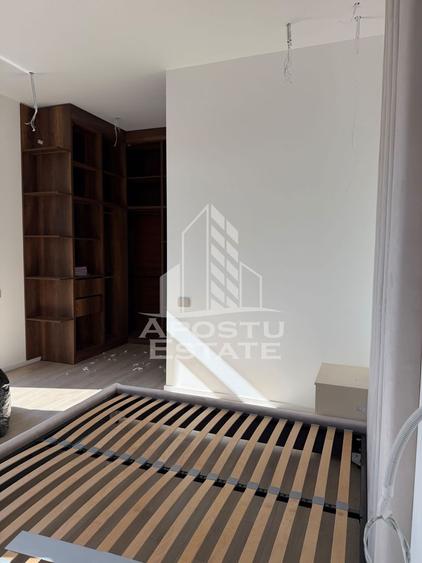 Apartament cu 4 camere decomandat, mobilat în Torontalului