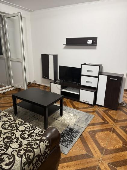 Apartament cu 2 camere semidecomandat în Militari