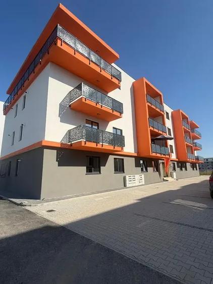 Apartament cu 3 camere decomandat în Dobroești