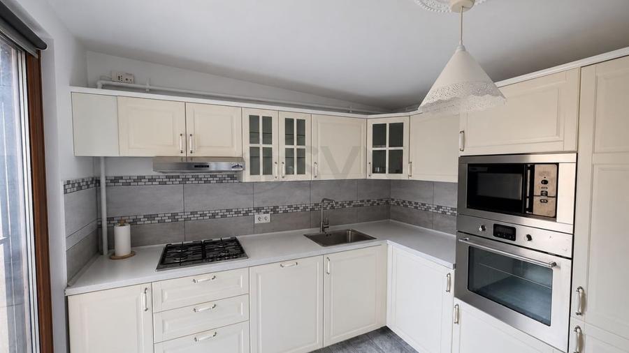 Apartament cu 3 camere decomandat, mobilat în Aviației