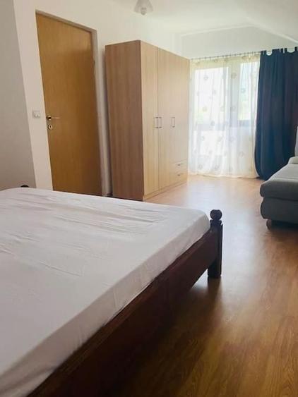 Casă cu 4 camere cu Teren 300 Mp în Trăisteni