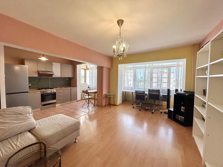 Apartament cu 3 camere decomandat, mobilat în 1 Mai