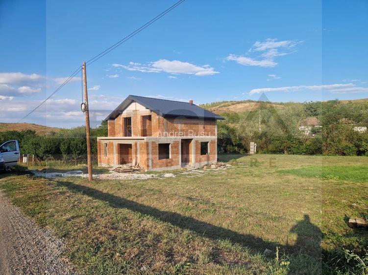 Casa individuala in constructie, 125 mp utili, 700/1400 mp teren