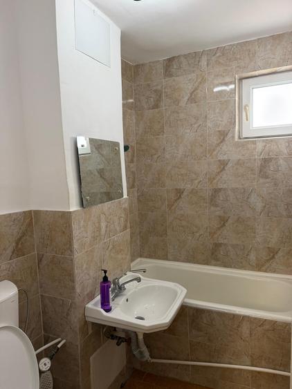 Apartament cu 2 camere decomandat în Micro 18